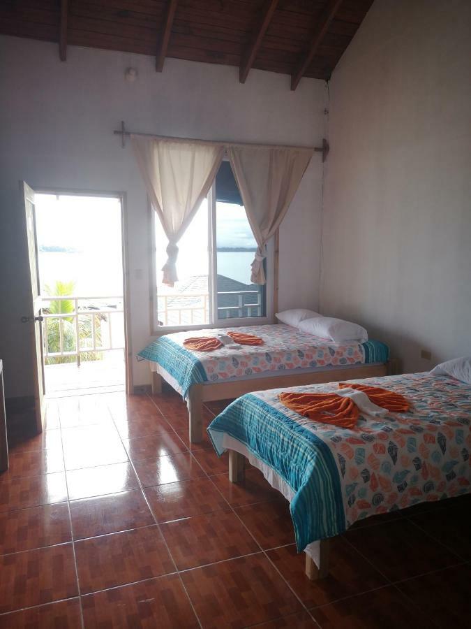 Hotel Linda Vista Rio Dulce Town Esterno foto