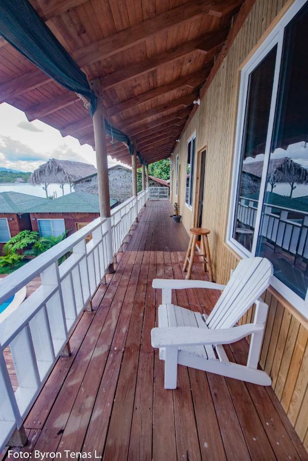 Hotel Linda Vista Rio Dulce Town Esterno foto